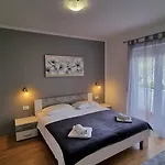 With Parking Space - Donja - Rab - 4966 Supetarska Draga